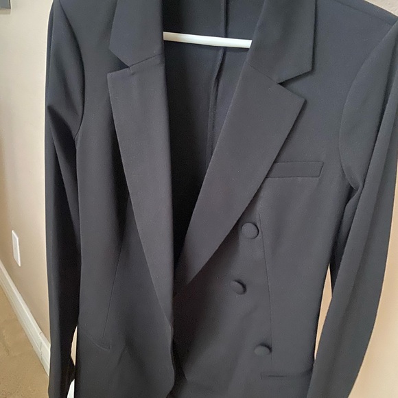 Classic Black Double-Breasted Blazer with Notched Lapel - Picture 5 of 5
